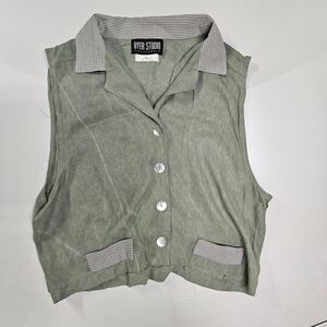 Byer Studio Sage Green Button-Front Crop Top